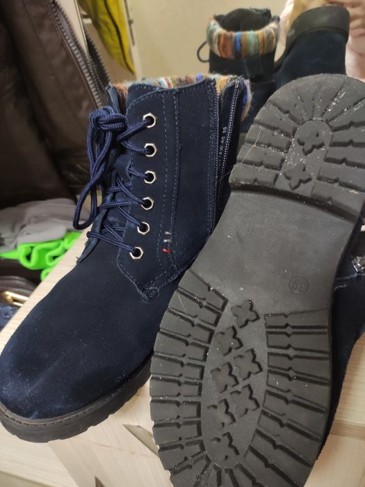 Продам зимние ботинки