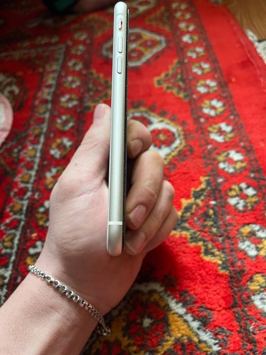 IPHONE 11 kafalot bilan