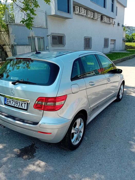 Мерцедес бенц В200,бензин турбо 2000к,200к