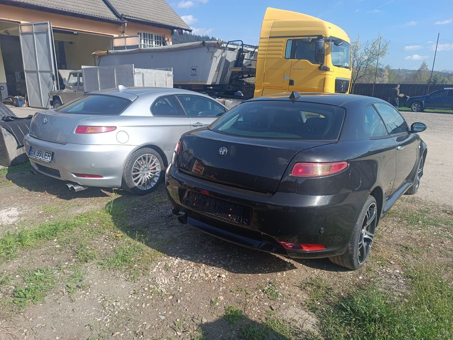 Vând doua Alfa Romeo GT