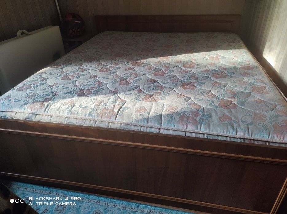 Продам 2-х спальную кровать 2х2