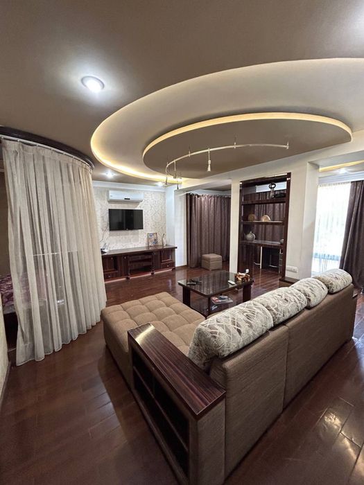 1в2/4/4 Центр!массив Ц-1, цена 83.500 $