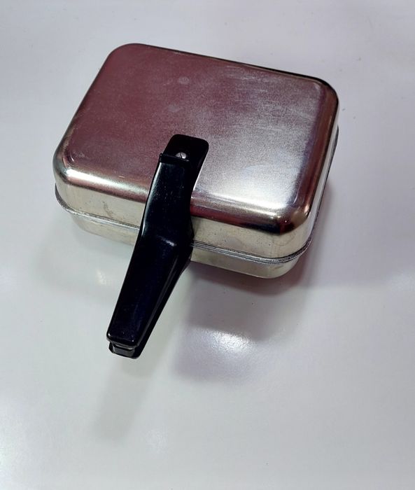 Вафельница электрическая как новый