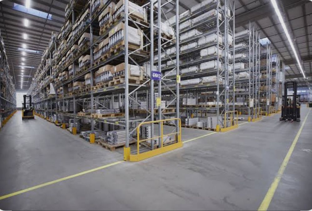 Rafturi metalice industriale reglabile
