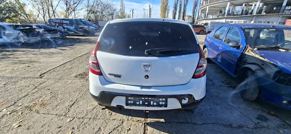 Dezmembrez Dacia Sandero 1.4 B 2008