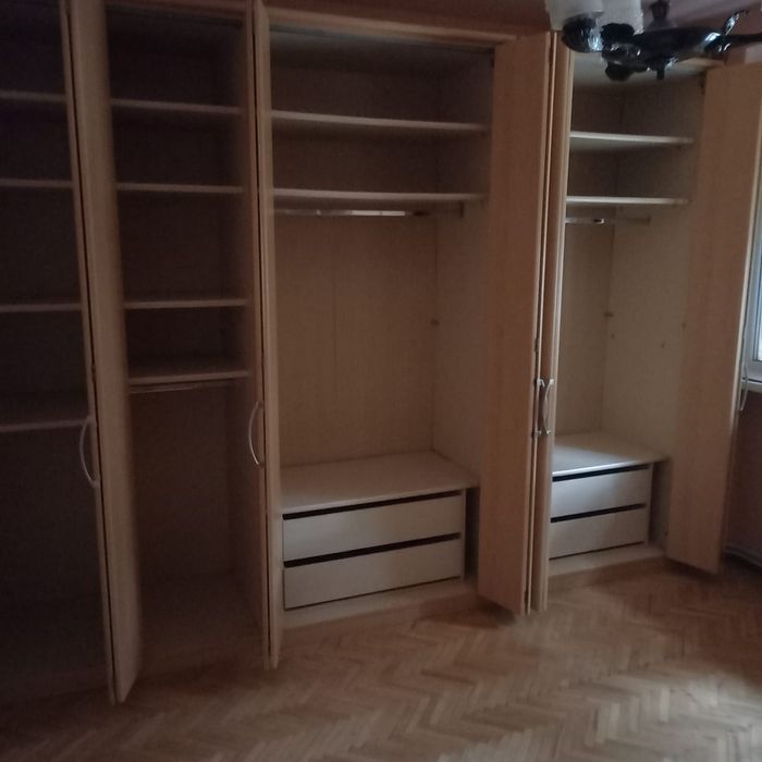 Dressing pentru haine