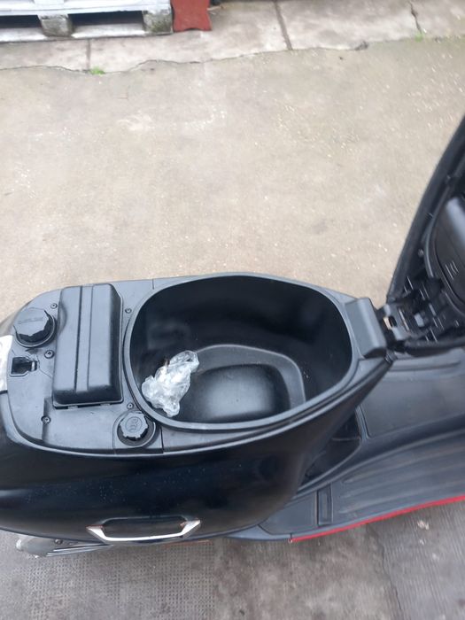 Vand scuter Piaggio Vespa