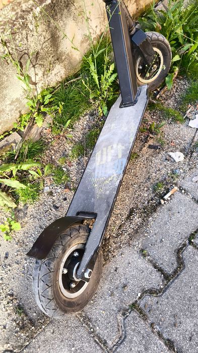 Trotineta cu roti gonflabile Arcore