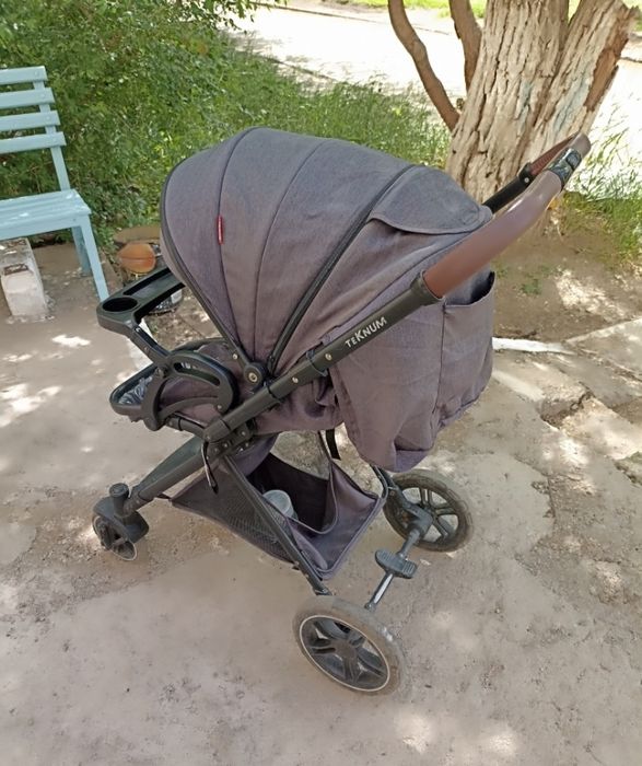 Продам летнию детскую коляску .