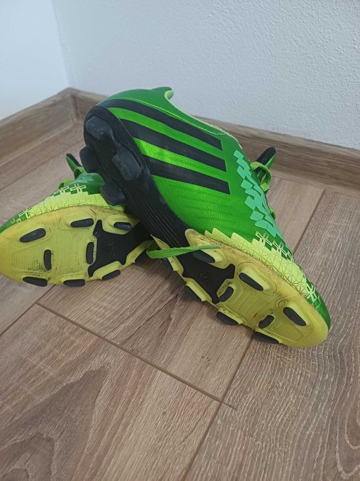 Ghete de fotbal Adidas