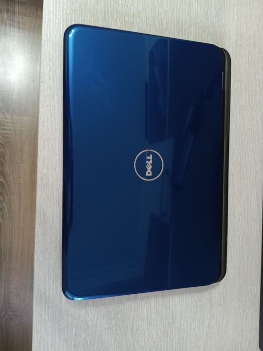 Ноутбук Dell i3, 3/750GB