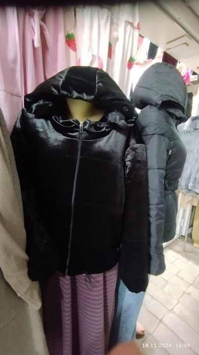 Продается новая курточка.