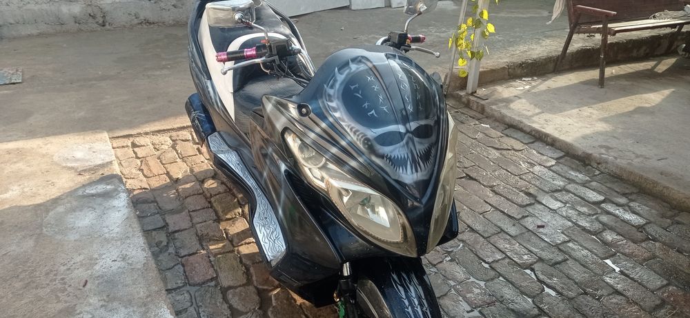 Продается макси скутер