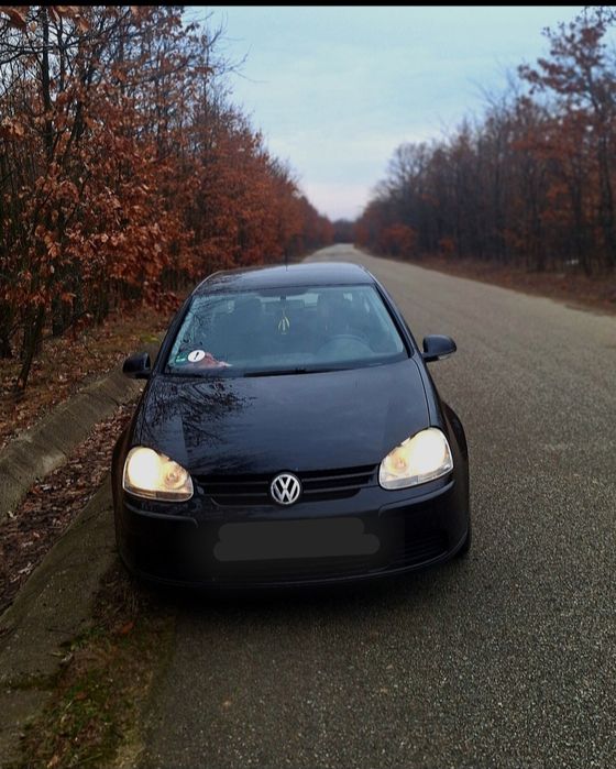 Vând Volkswagen Golf V