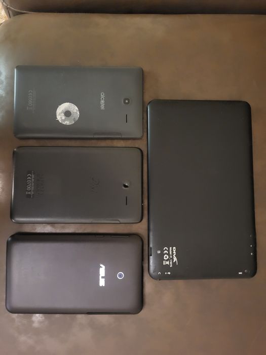 Продавам таблети  Alcatel, Diva и Asus за части