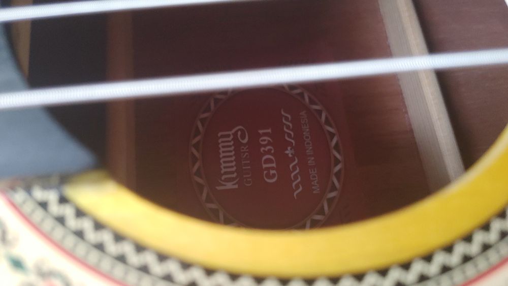 Srochna arzon Gitara Kimmy 39 Indonesia