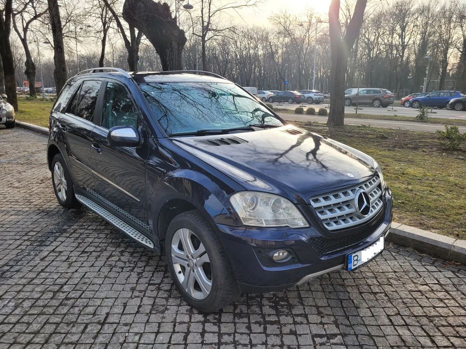 Mercedes-Benz ML Al 2lea proprietar (din 2018). Vandut-a de noua de Autoklass in 2010