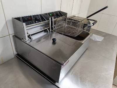 Професионален двоен фритюрник FY-82 – отлично състояние