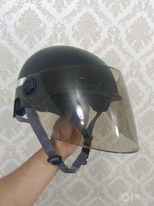 Срочно продам новый оригинал вело шлем
