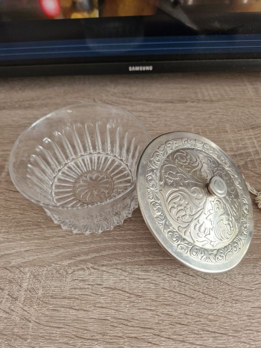 Конфетница хрустальная