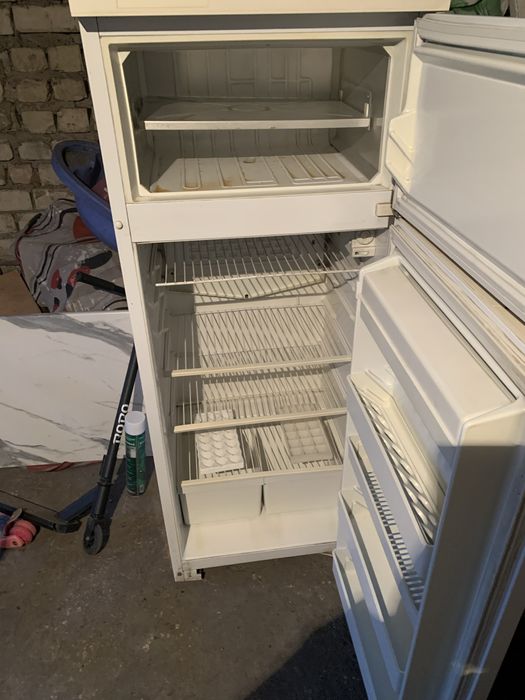 Продам холодильник, не охлаждает