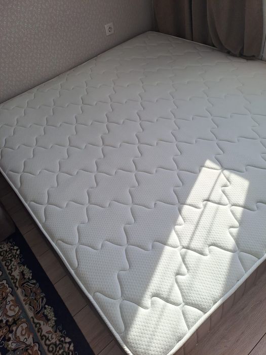 Продам матрас 180х200