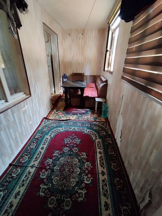 Срочно сотилади 5 хонали квартира янги бозор ёнида