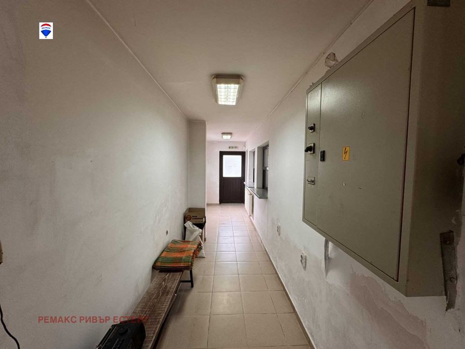 Фотоволтаична централа + ресторант с басейн и лятна градина