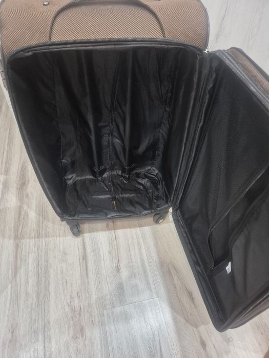 Продам Чемодан хороший