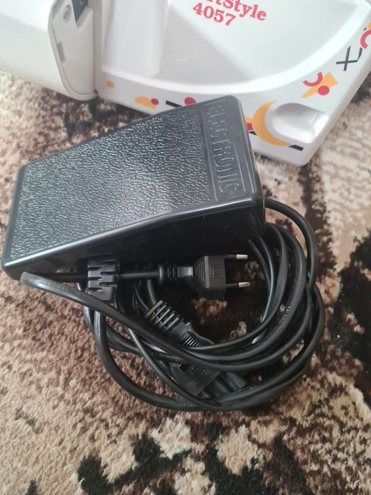 Оверлок Janome 4057