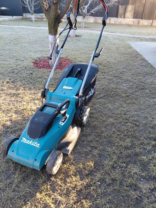 Masina de tuns Makita Elm3720 cu motor ars.