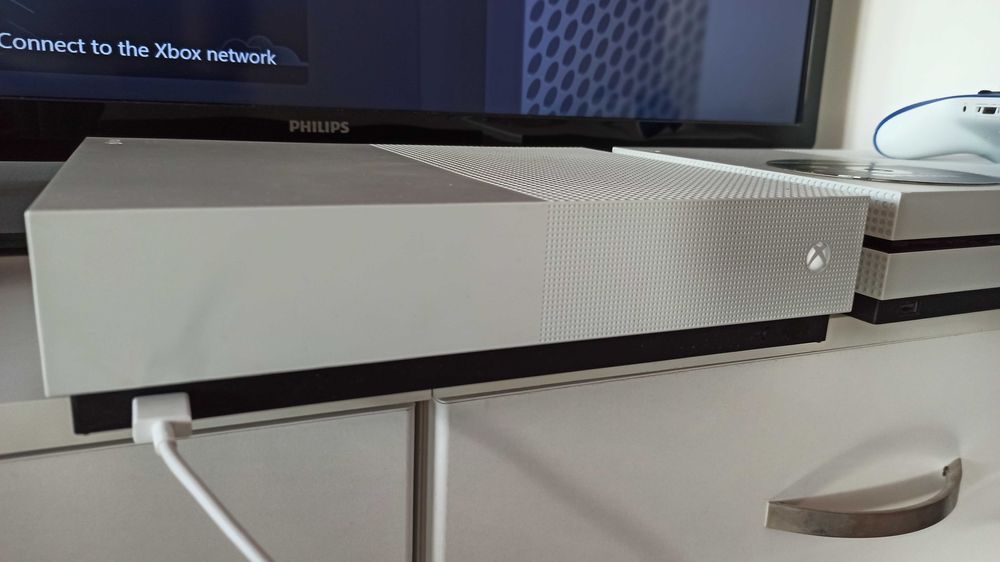 Конзоли Xbox One S