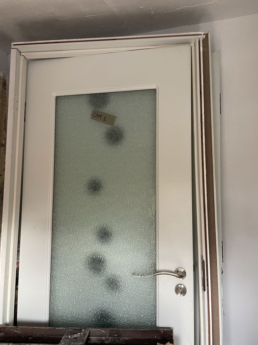 usa matalica si 4 usi  de interior