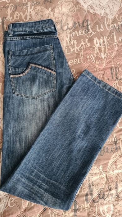 Продавам дънки в перфектно състояние