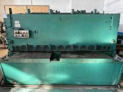 Ghilotina hidraulica FG 825