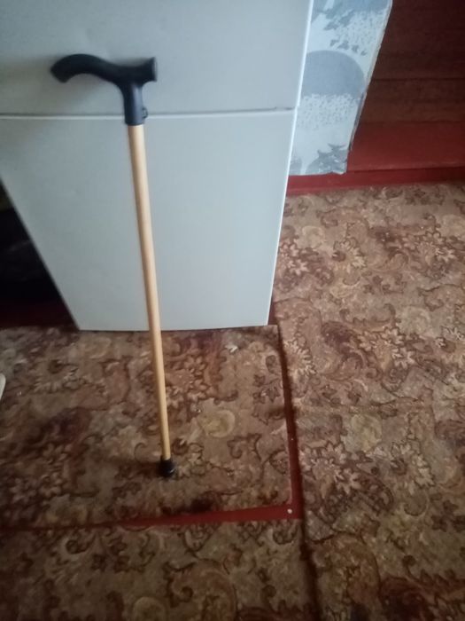 Продам трость в хорошем состоянии