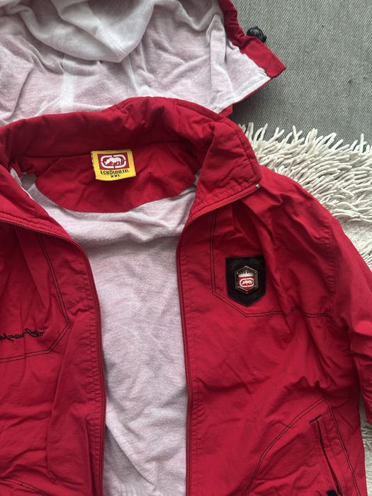 Продам детскую куртку ecko