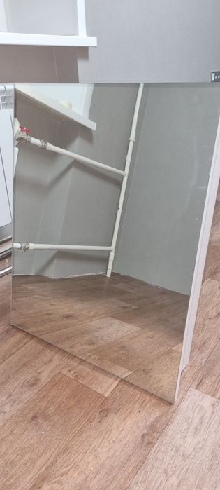 Продам навесной шкафчик зеркало