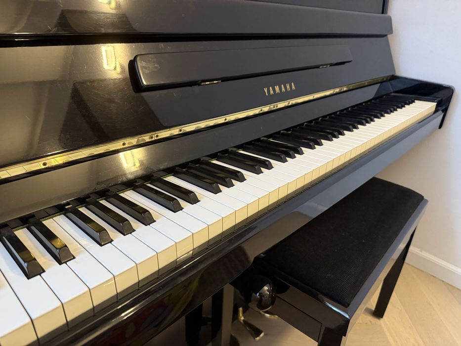 Pianina  Yamaha + scaun