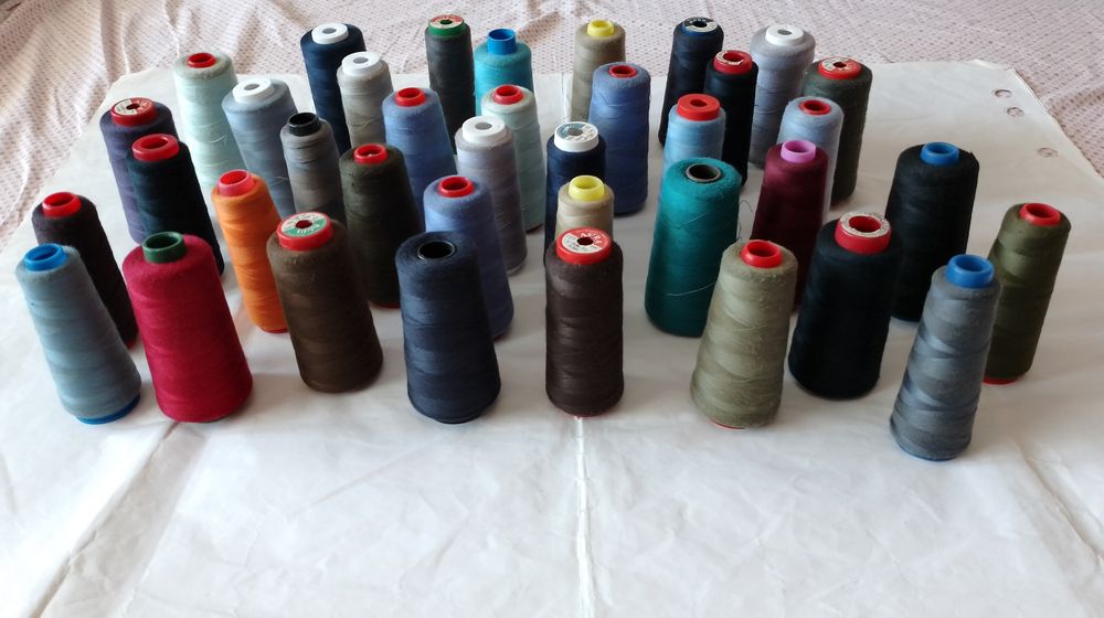 Lot de 38 bobine ață industrială croitorie