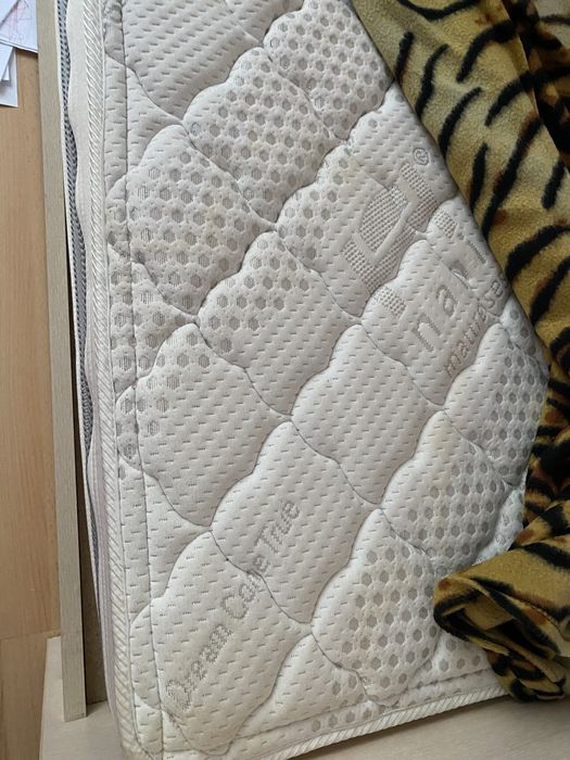 Продавам ново креватче 3 в 1 Bertoni с ново матраче