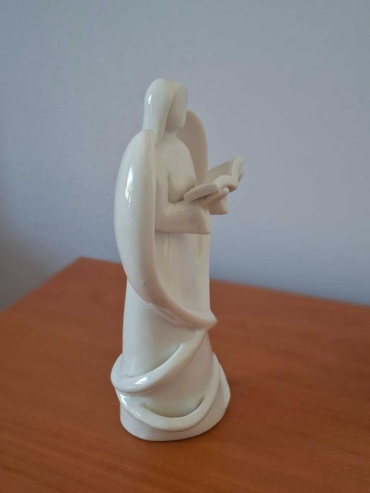 Фигурка Ангел от костен порцелан | Символ на вярата и мъдростта