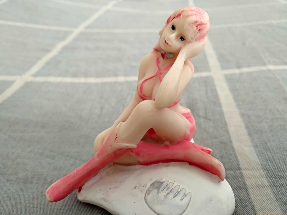 Сувенир, фигурка девушки.