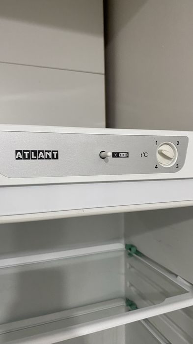 СРОЧНО. Холодильник  ATLANT
