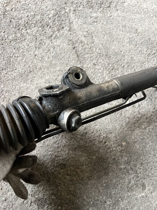 Продам рулевую рейку