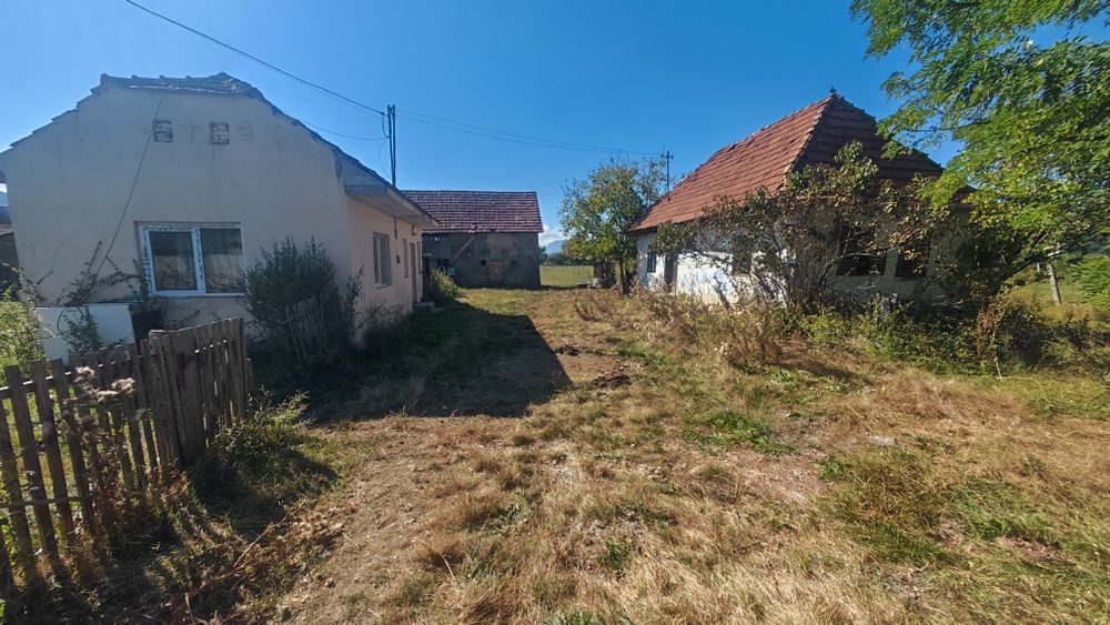 Casa + teren Mărcus  25 km de Brașov