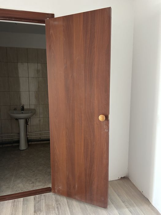 Продам межкомнатные двери б/у