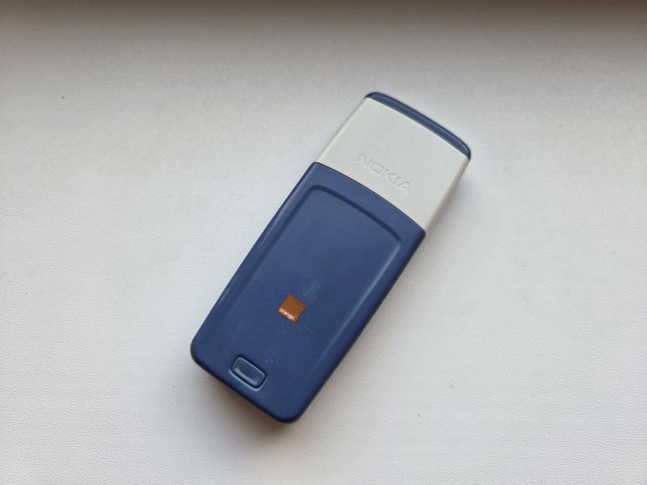Nokia 1110 - telefon simplu cu butoane