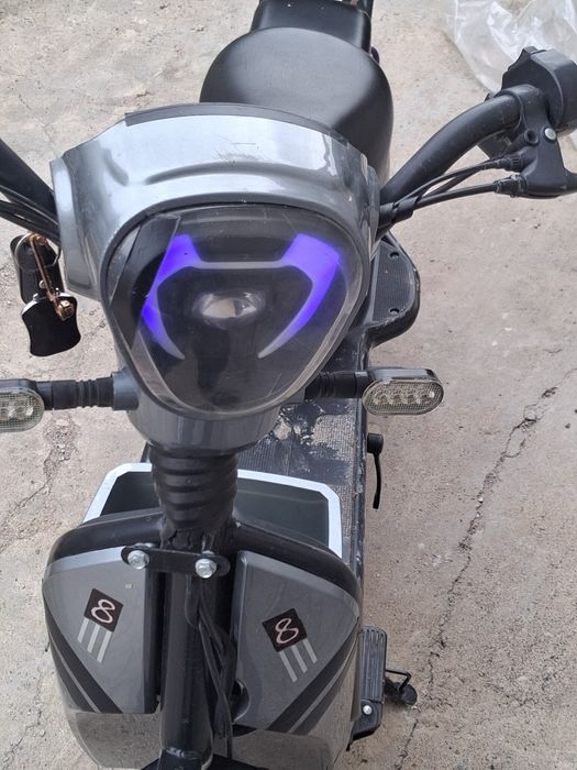 продам скутер ск8