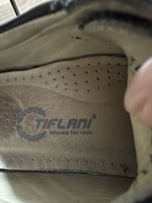 Продам детскую обувь